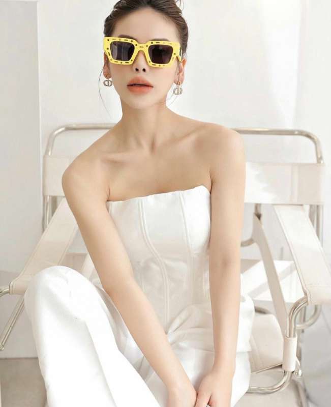 Picture of OFF White Sunglasses _SKUfw42719906fw